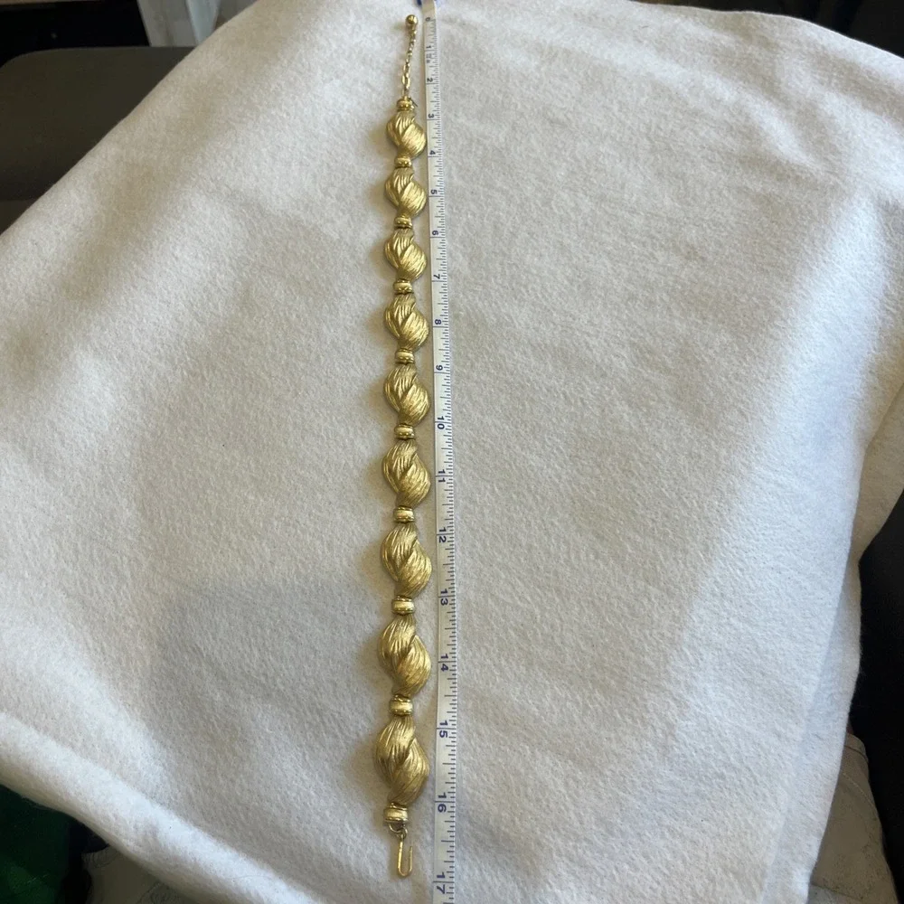 Vintage Gold Tone Textured Link Chain Necklace 16 in Hook Closure Metal